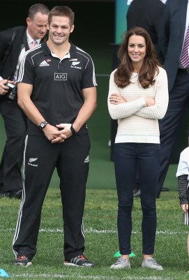 duchess-kate-playing-rugby-today-inline-1-170912_e9549a63e7ef59ff8634e1f440b3eb26.fit-560w